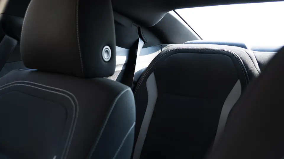 Chevrolet-Camaro-2022-car-rental-dubai