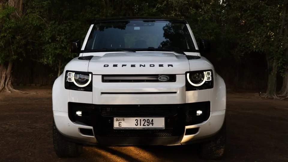 Land-Rover-Defender-White-In-Dubai