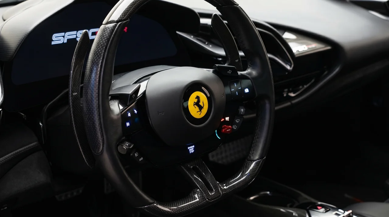 rent-ferrari-in-dubai