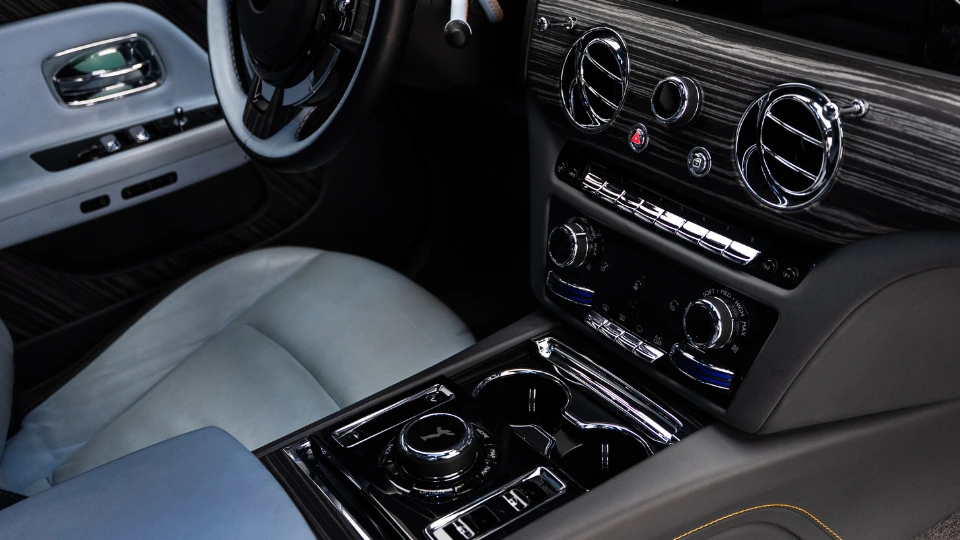 luxury roll royce spectre in dubai