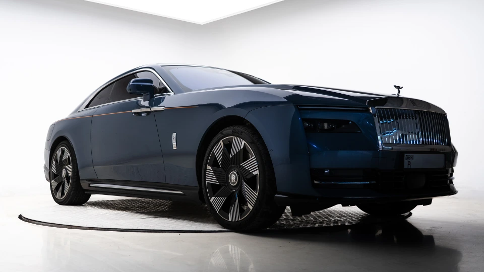 luxury roll royce spectre in dubai