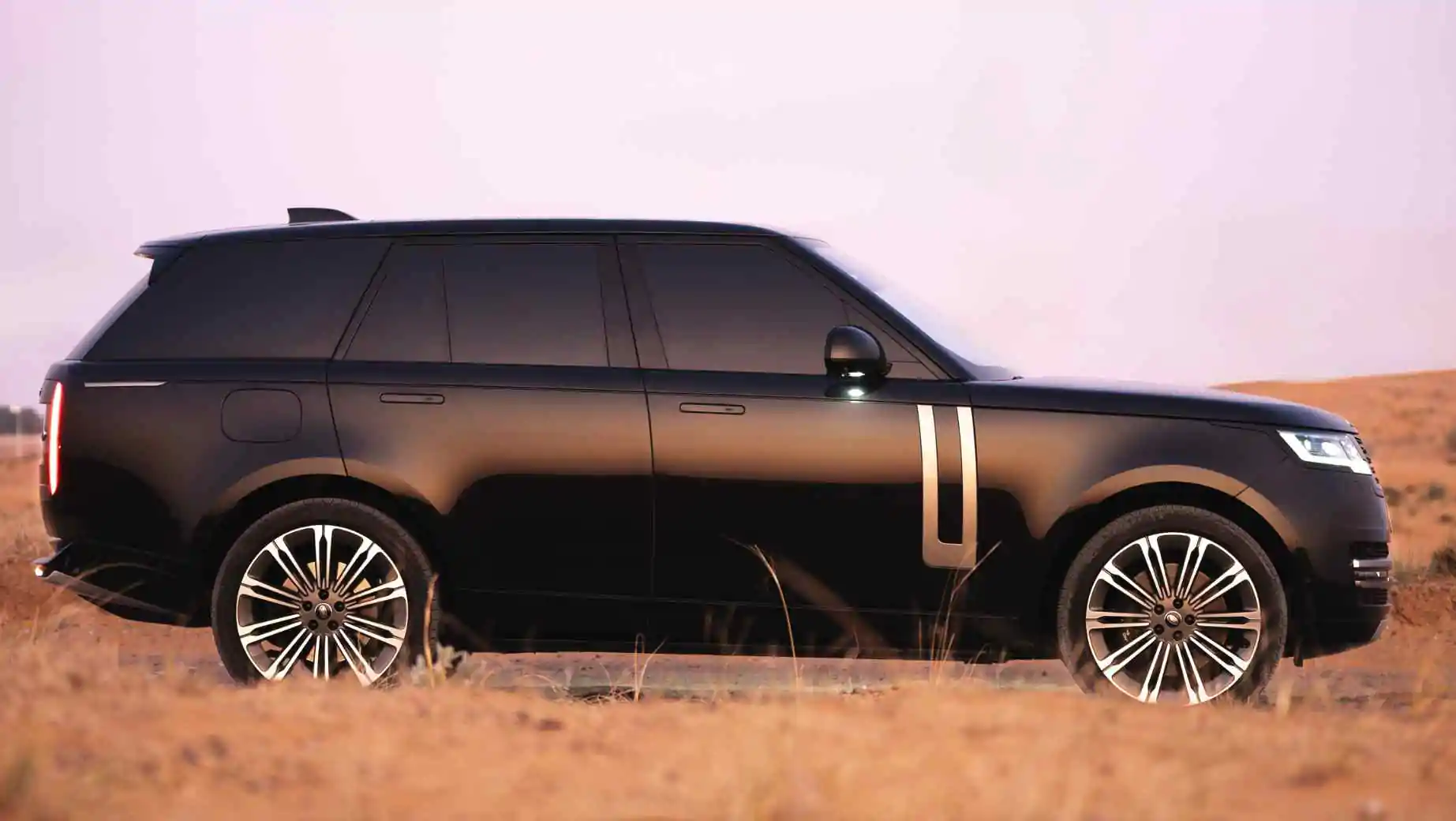 Rent-Range-Rover-Vogue-HSE-at-Yousco-Rent-A-Car-in-Dubai