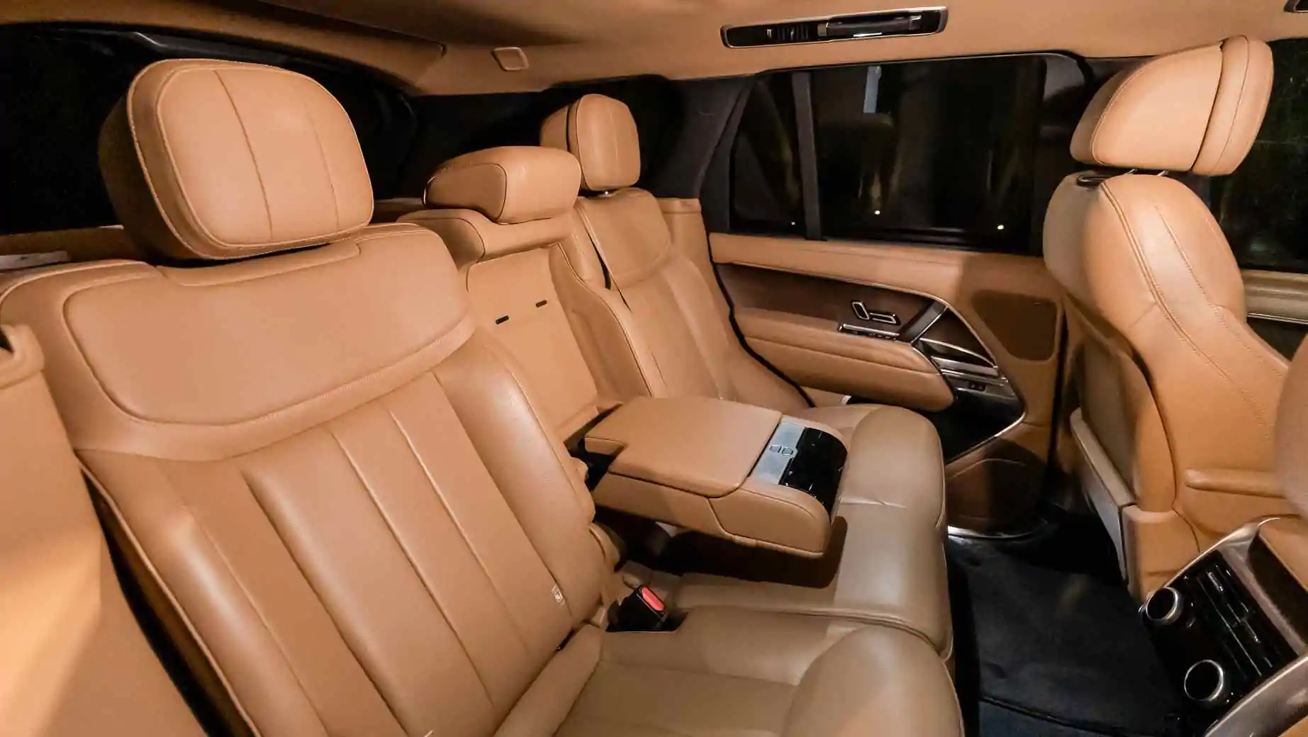 Rent-Range-Rover-Vogue-HSE-at-Yousco-Rent-A-Car-in-Dubai