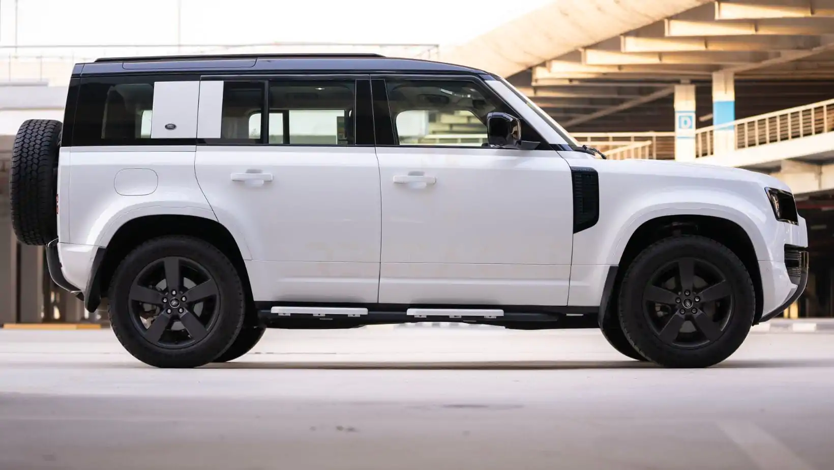 Land-Rover-Defender-White-In-Dubai