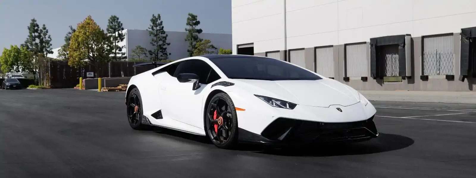 Luxury car rental in dubai
